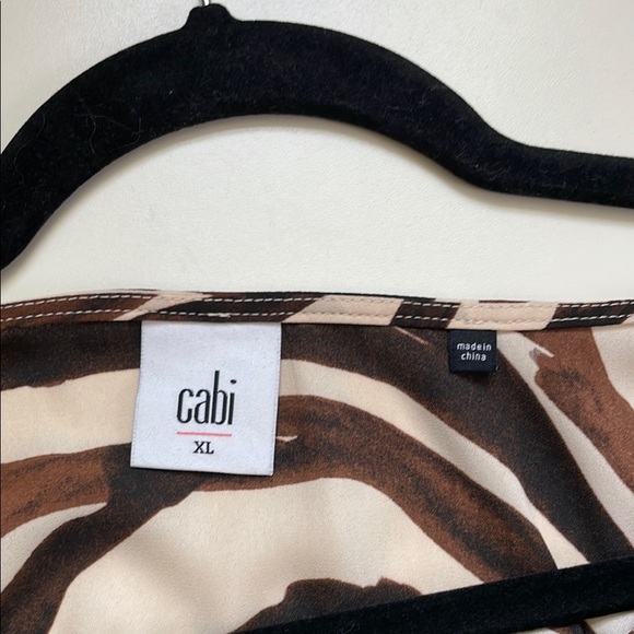 CAbi Short Sleeve V-neck Animal Print - Picture 2 of 3